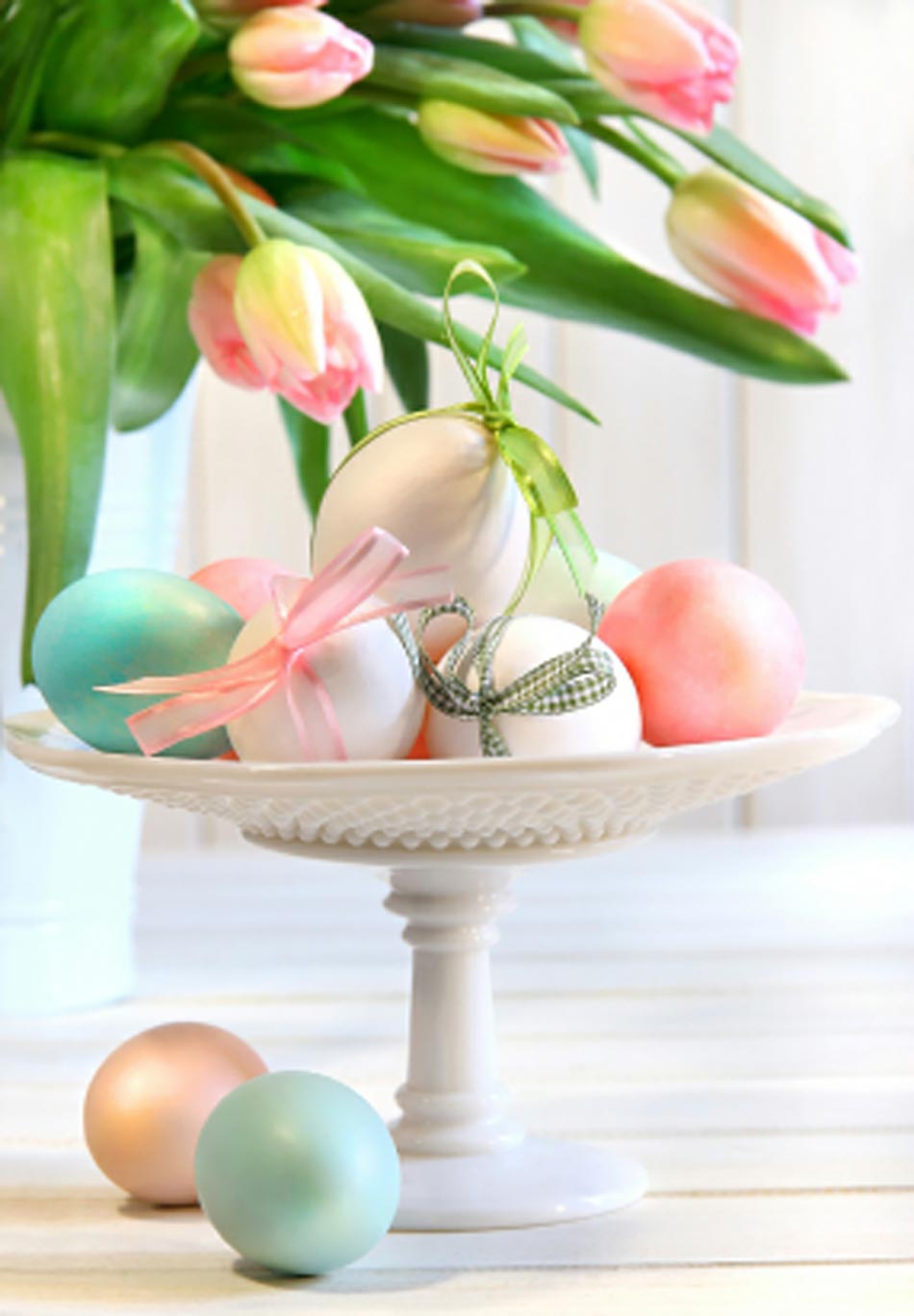 décoration de pâques thème tulipes et œufs