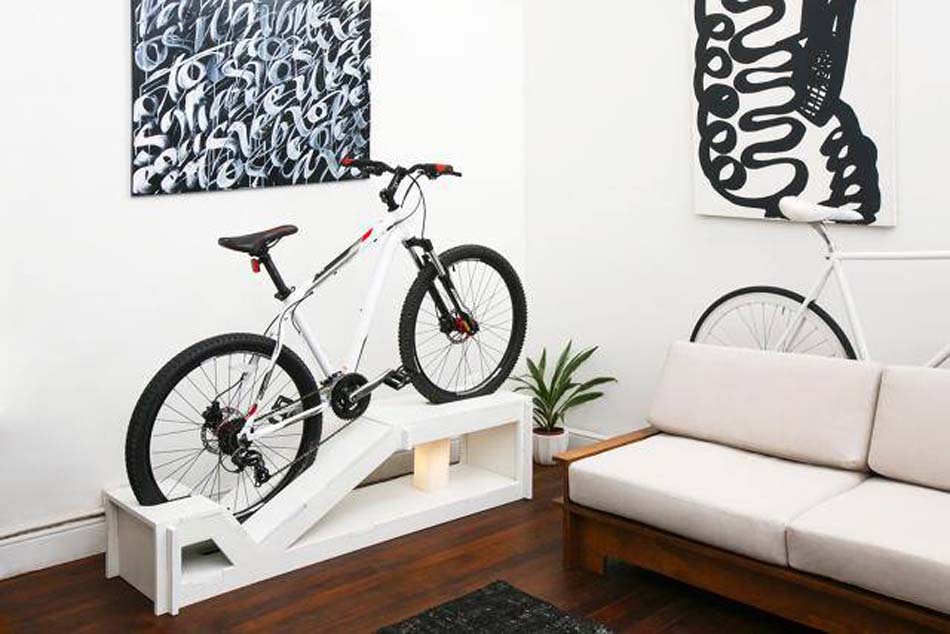Support à vélo au design intéressant et créatif pour gagner de place et  égayer la maison