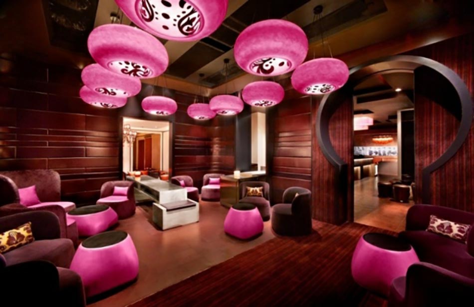lobby séjour en fuschia et noir