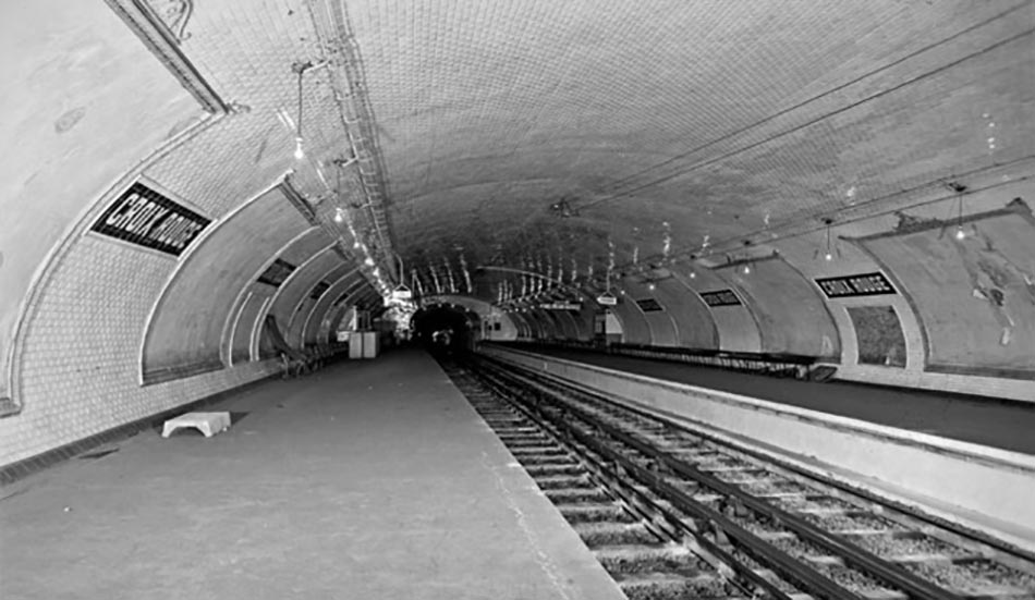 Stations abandonnées dans le temps