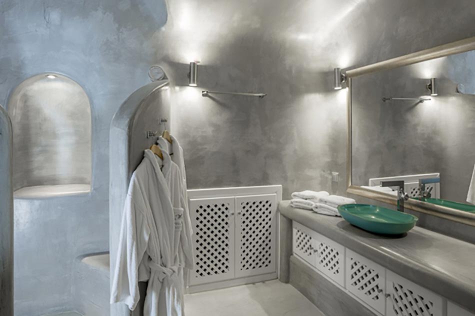 Salle de bain de l’hôtel à Santorin