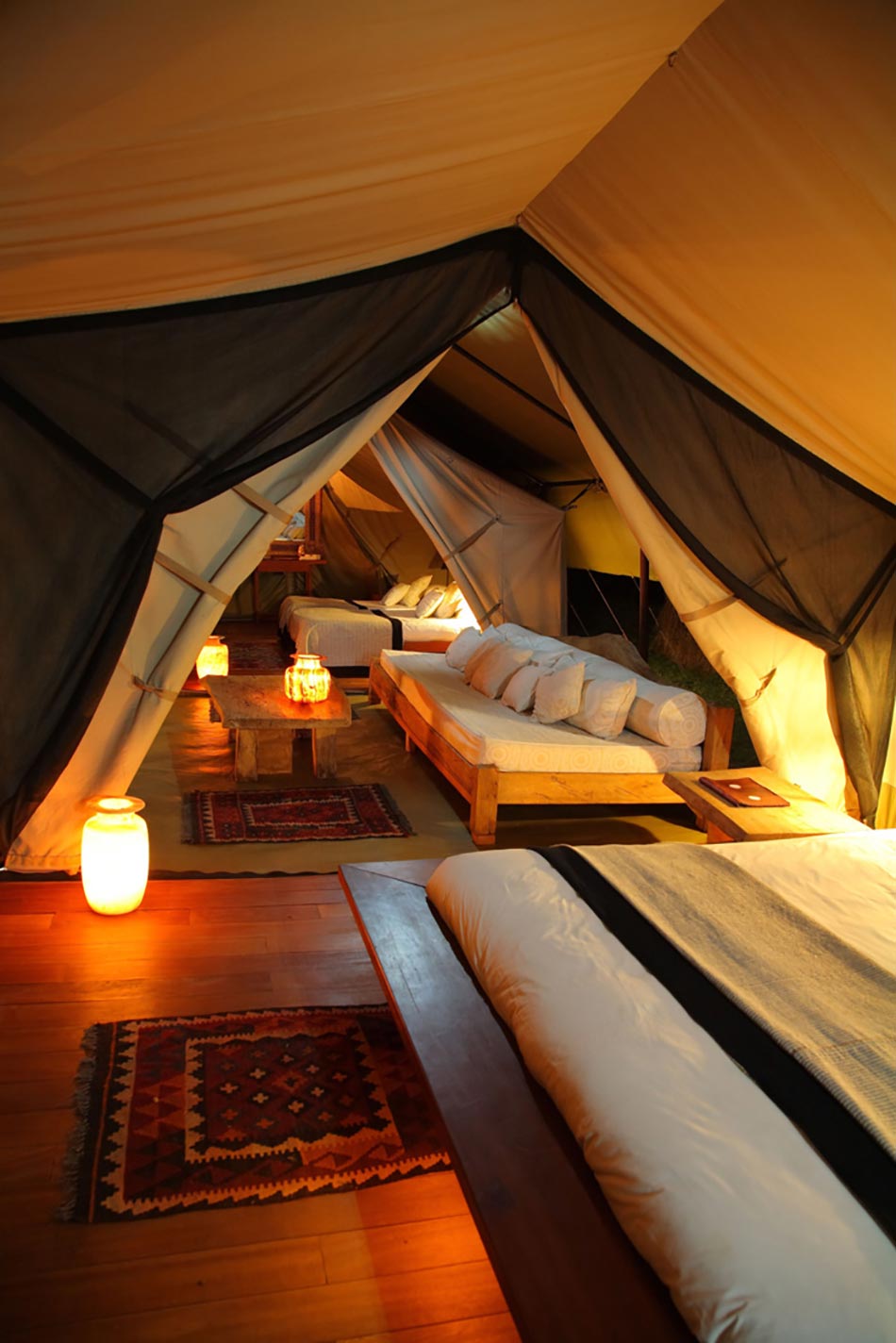 intérieur tente de luxe safari afrique