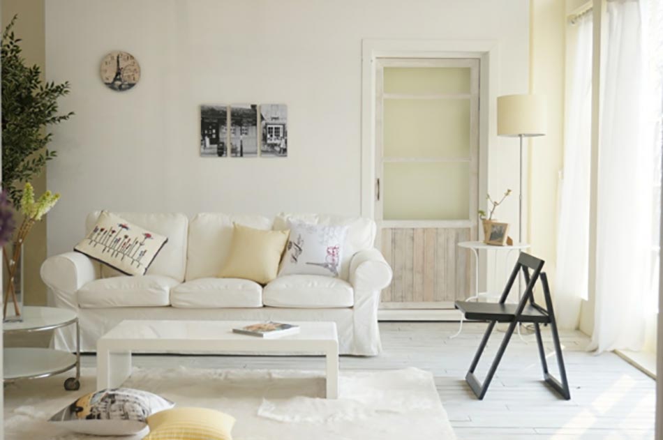 appartement aménagé en blanc
