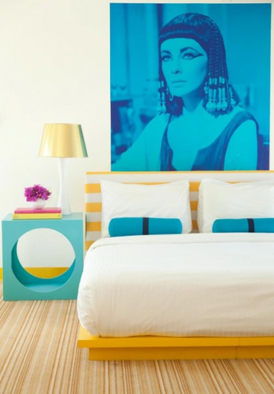 Chambre à coucher inspirée par le décor hôtelier