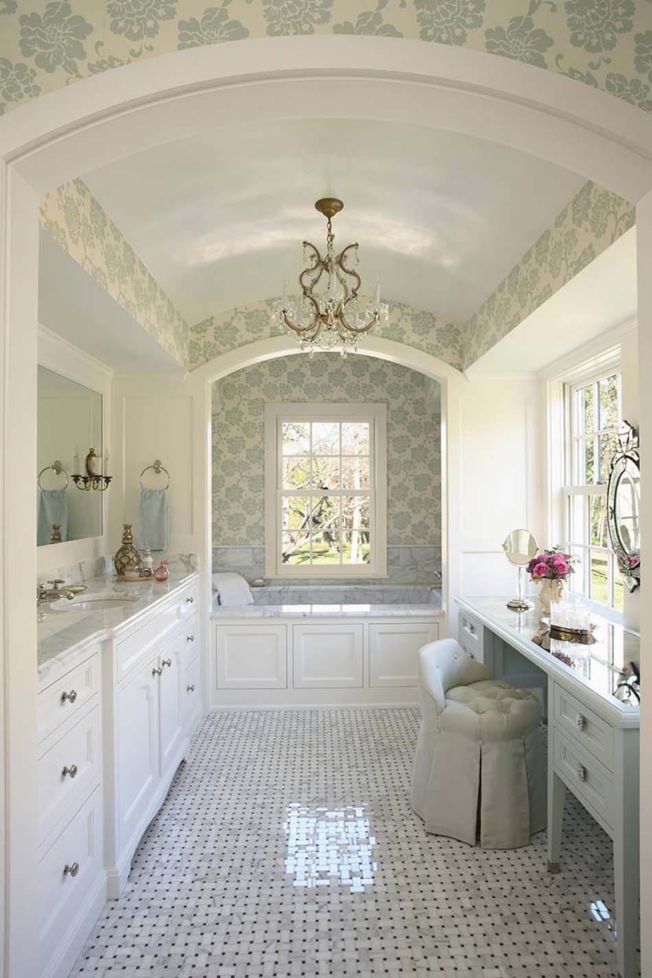 salle de bain traditionnelle coiffeuse originale