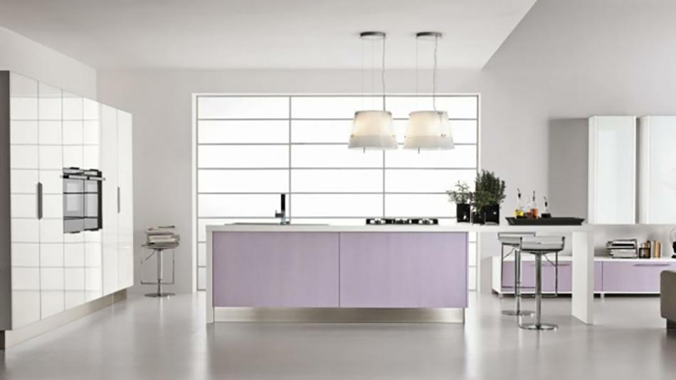Une cuisine moderne et contemporaine en blanc et violet cuisine moderne design contemporain italien