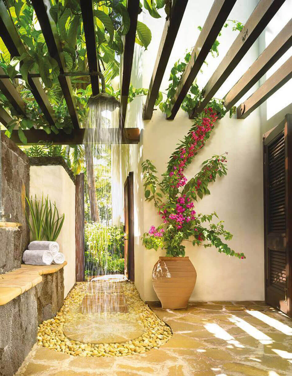 douche extérieure jardin villa paradis