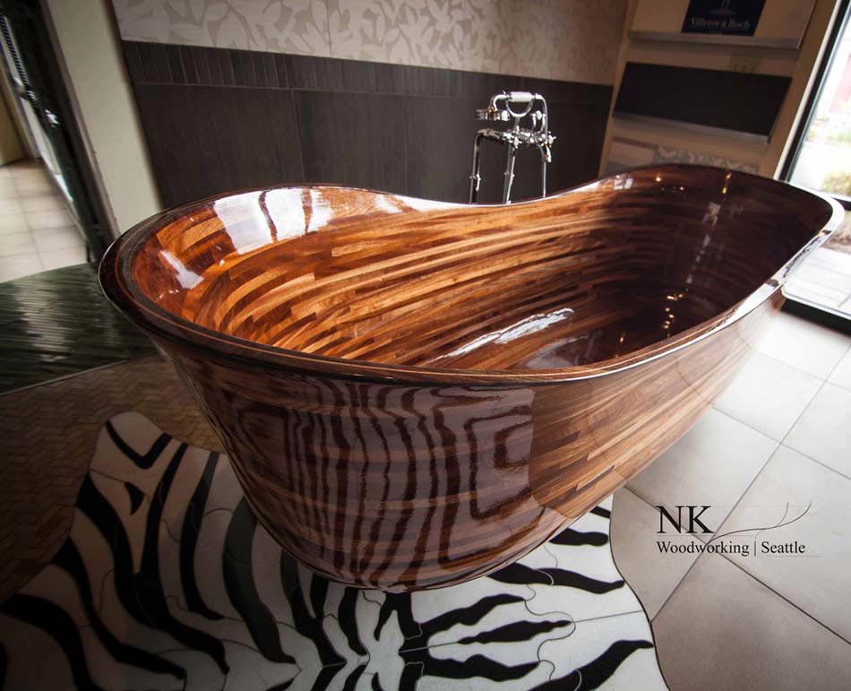 pièce baignoire design luxe en bois
