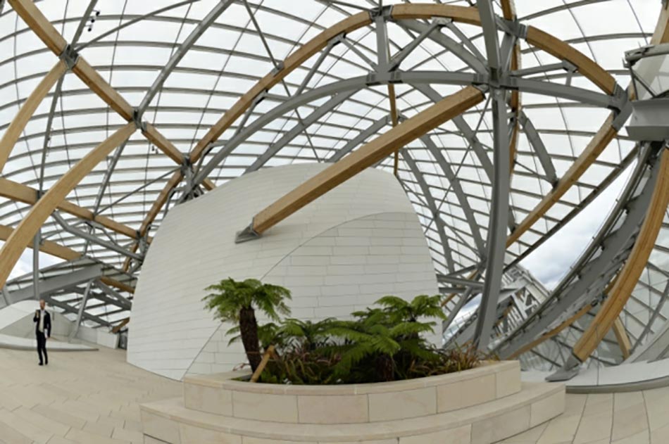 Vue d'intérieur réalisation contemporaine Fondation Louis Vuitton