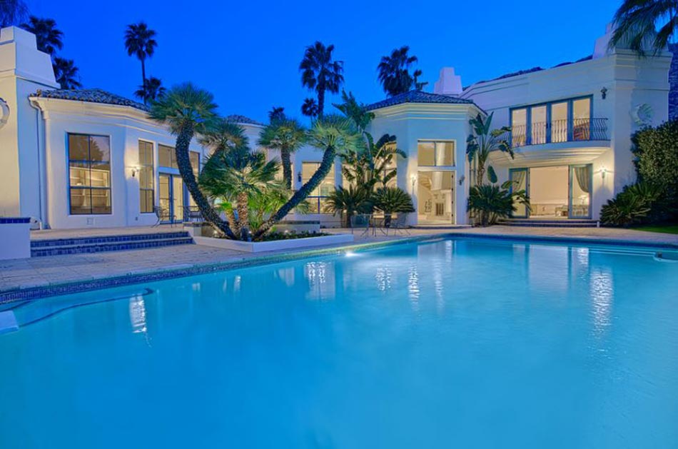 grande piscine turquoise californie
