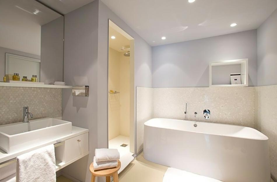 salle de bains moderne hotel en corse