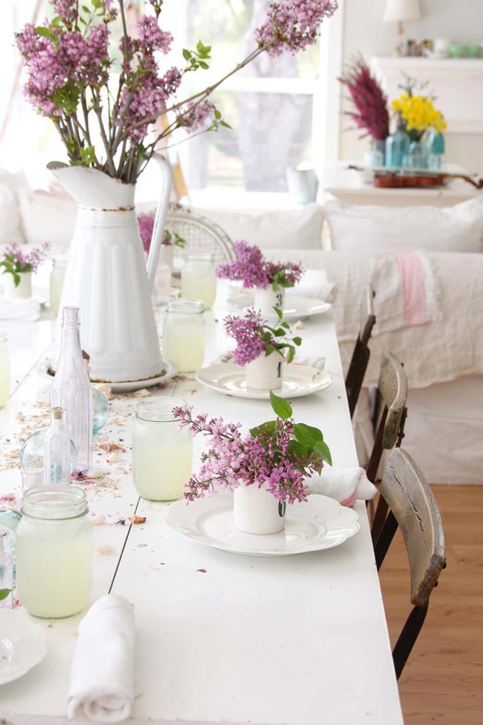 déco table fleurs nappe blanche