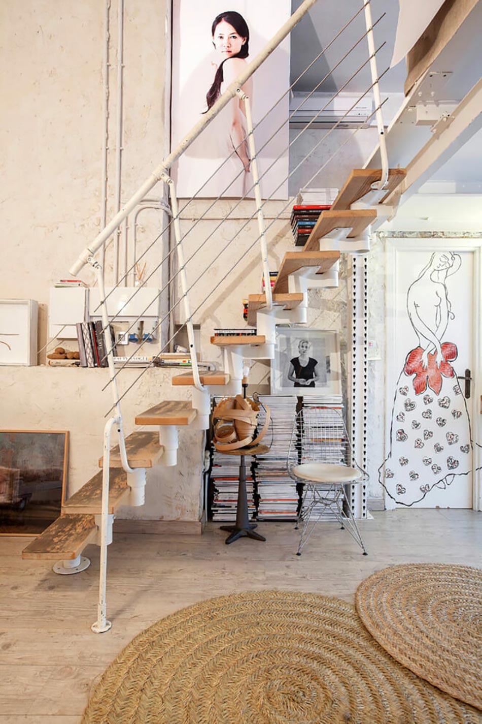 escalier intérieur loft vers mezzanine