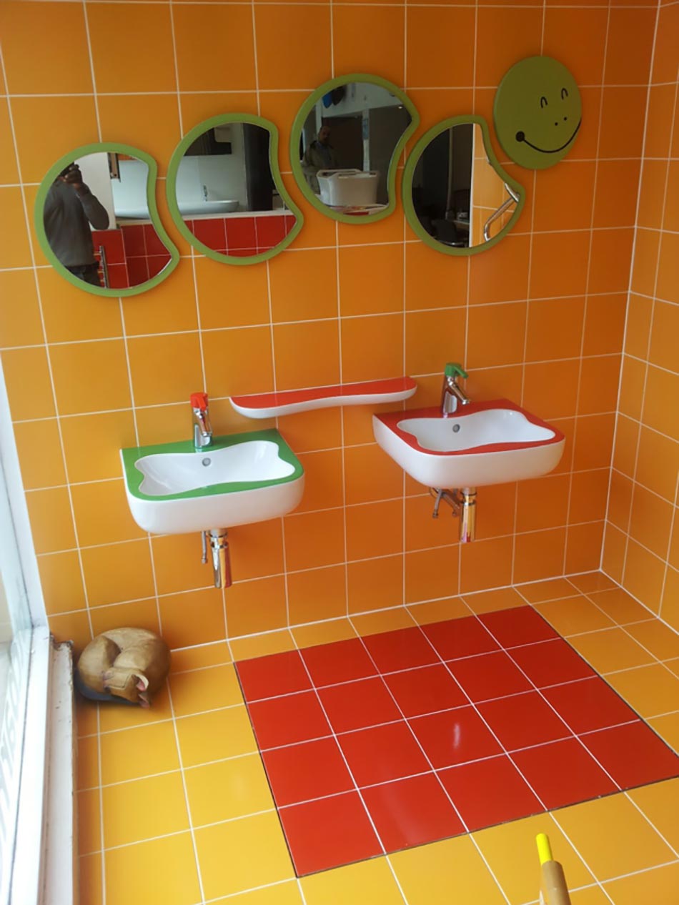 orange et rouge couleurs salle de bain enfant