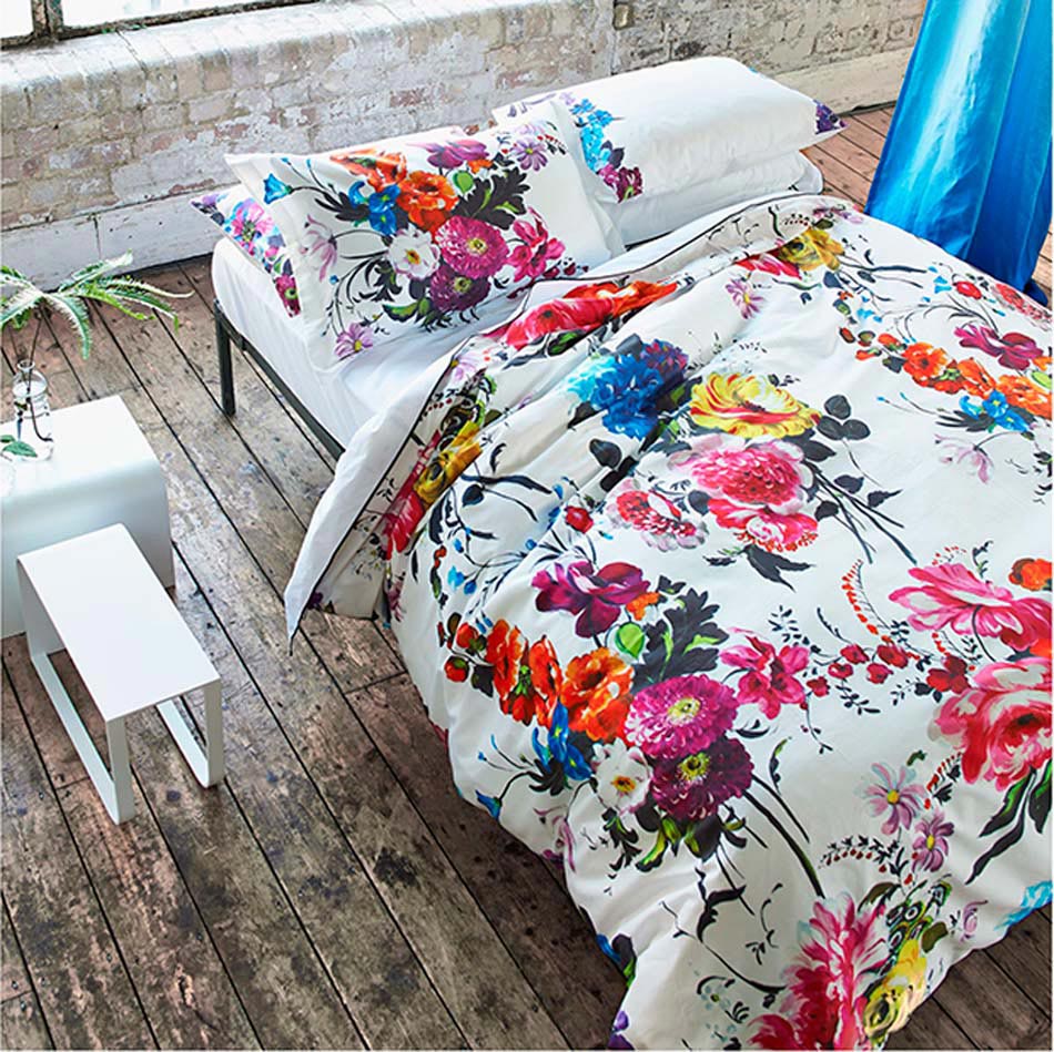 belle parure de lits motifs floraux