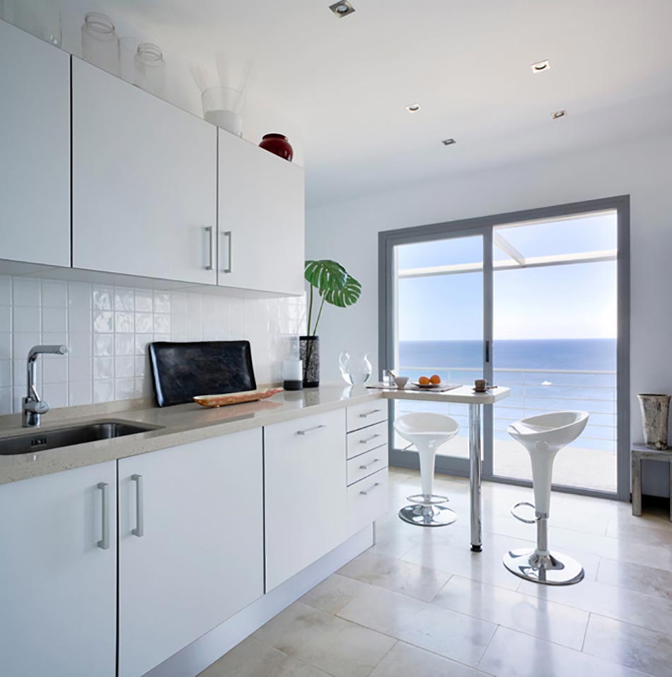 cuisine en blanc au design simple