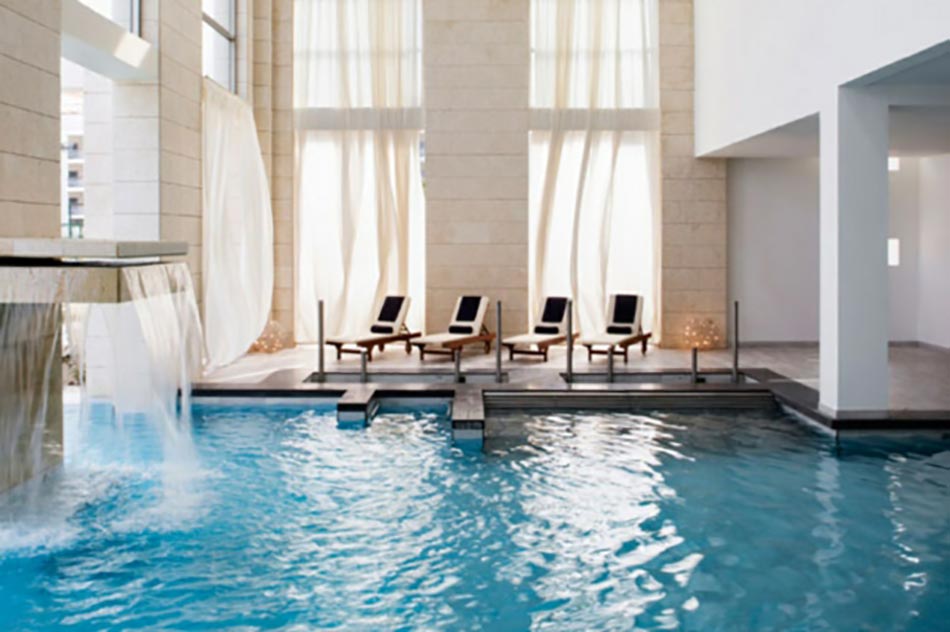 Piscine intérieur indoor hôtel spa Cancun séjour Mexique