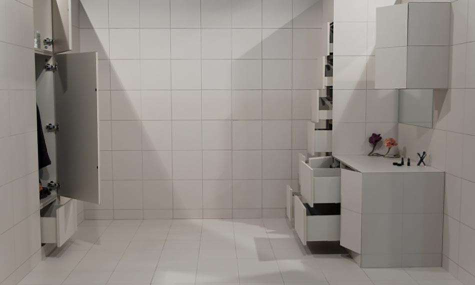 Salle de bain design rangement astucieux
