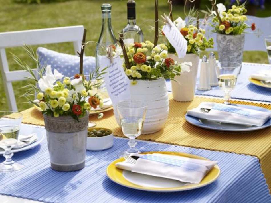 jardin table rustique avec fleurs