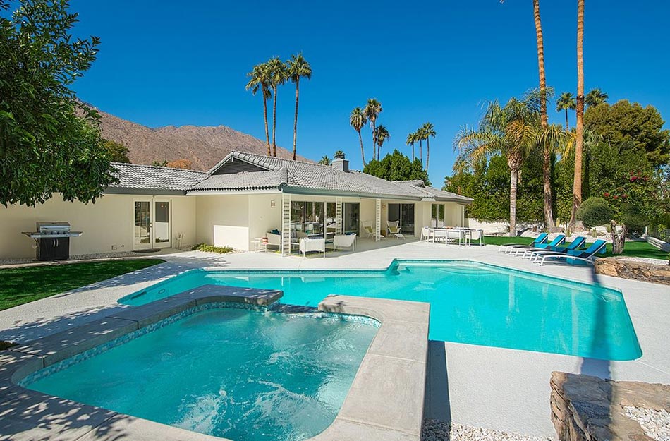 piscine bleu turquoise exotique