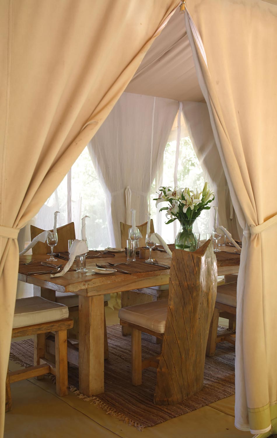 restaurant naibor camp kenya safari