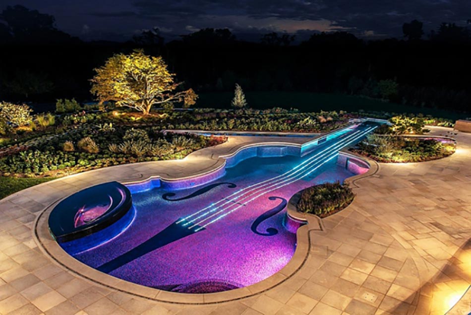 sa piscine construire en forme de stradivarius