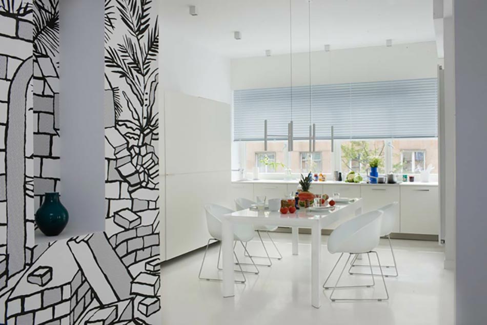 Côté salle à manger en blanc à l’ameublement design appartement de ville design contemporain