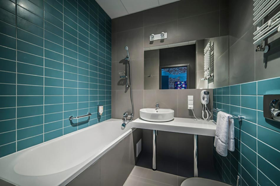 salle de bain en turquoise