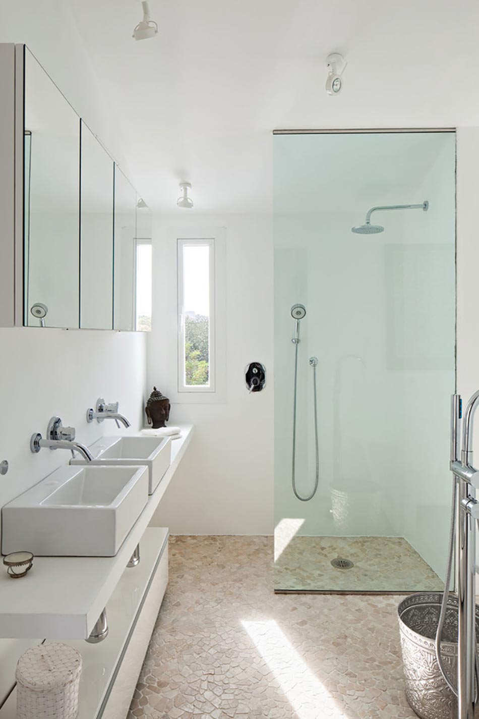 salle de bains design minimaliste douche