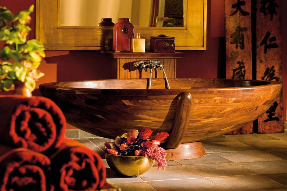salle de bain luxe baignoire en bois