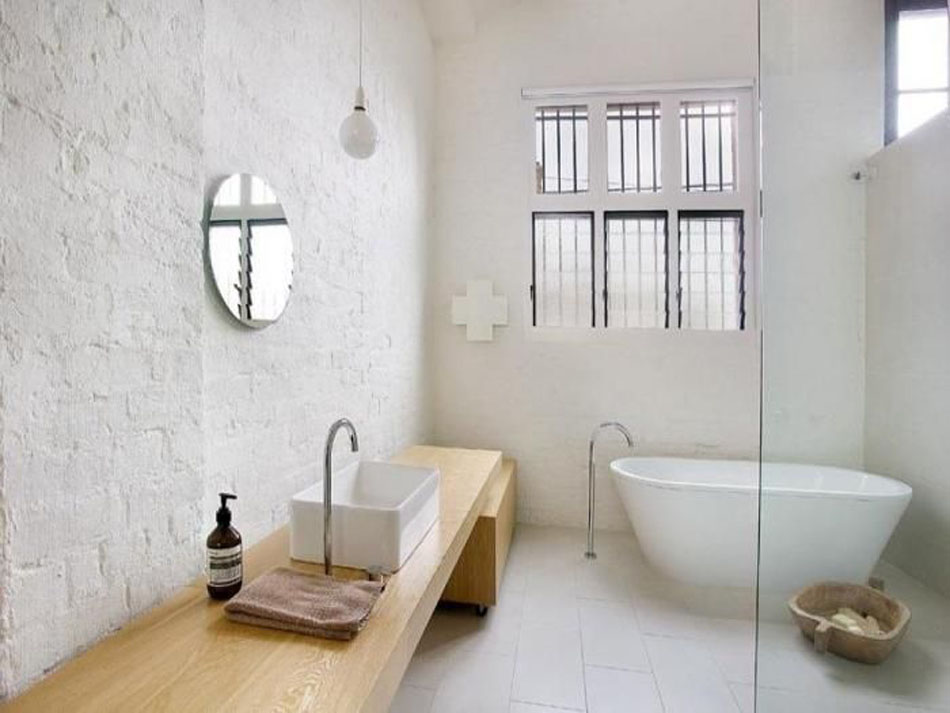 moderne salle de bains spacieuse brique blanche