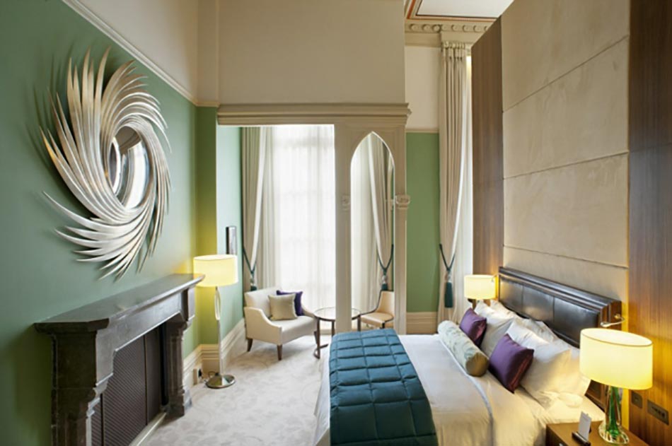 Chambre à coucher inspirée par le décor hôtelier