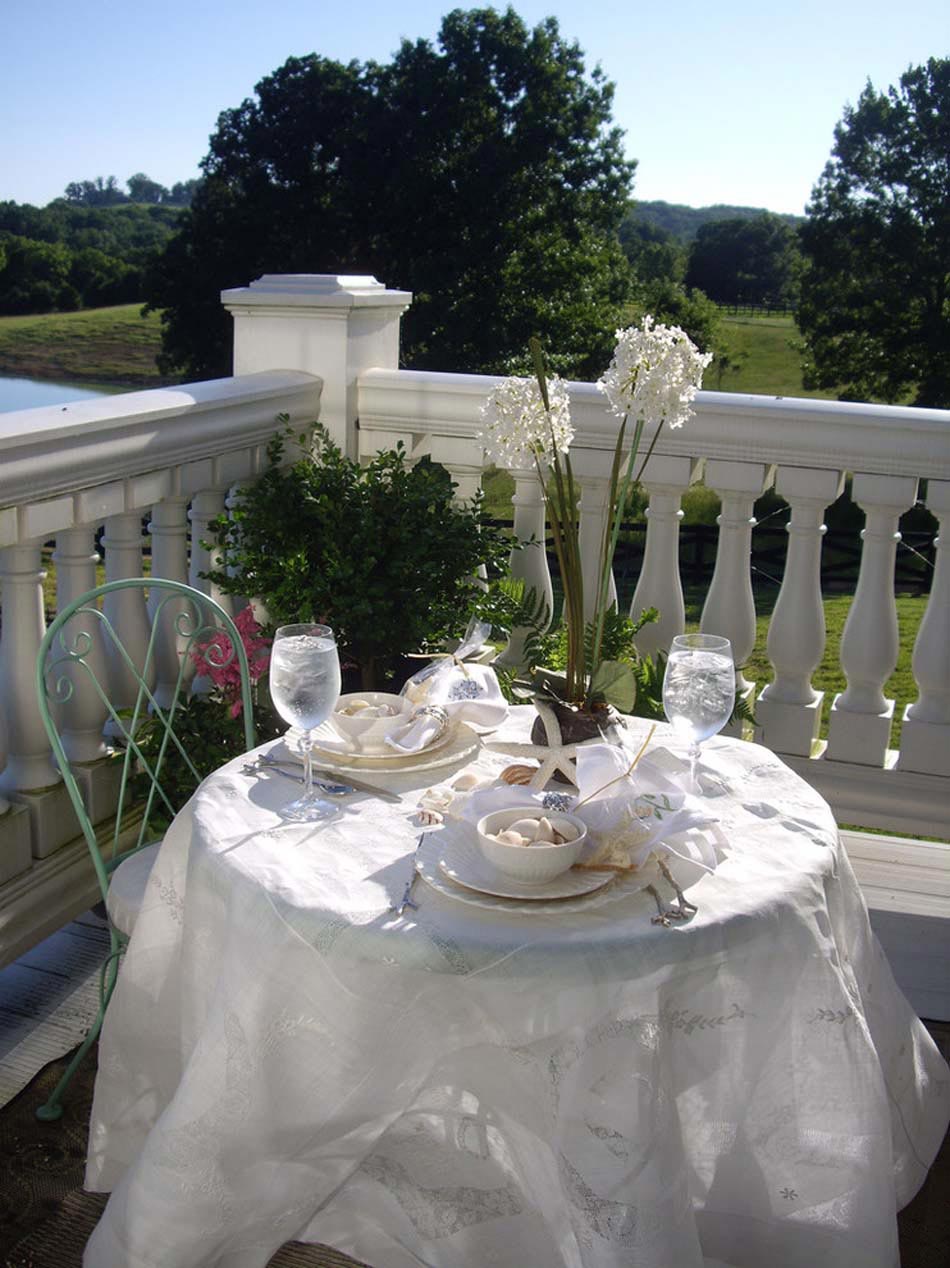 élégant mobilier table chaise balcon