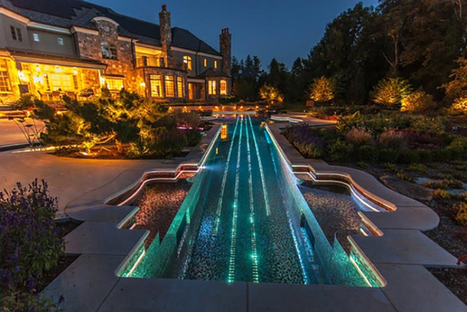vue nocture piscine éclairée