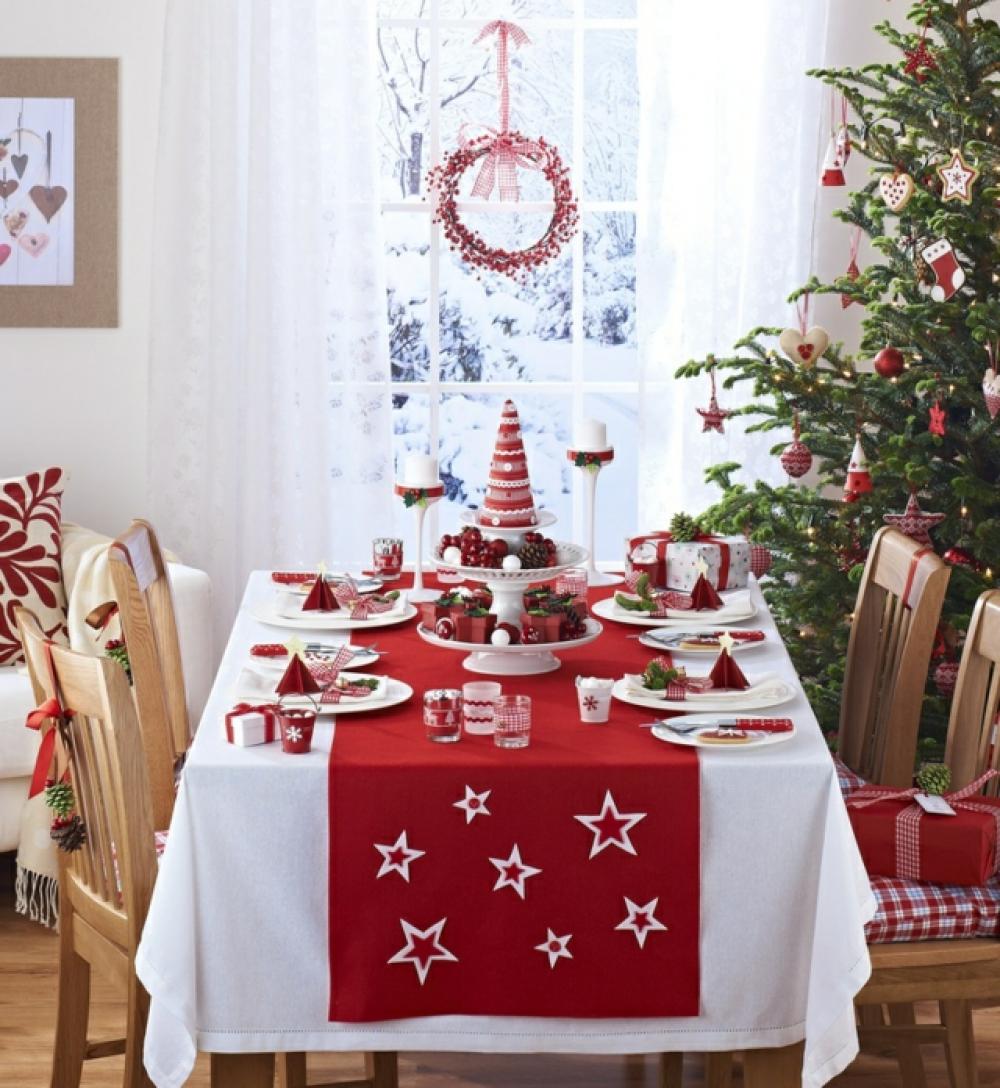 belle table de Noël décoration blanc et rouge