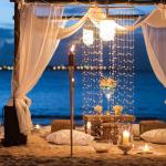 outdoor diner plage exotique en amoureux