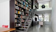 Escalier d'intérieur de bibliothèque