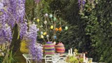 œufs et lilas en déco de table