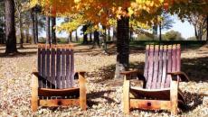 Chaise longues en lattes de tonneaux