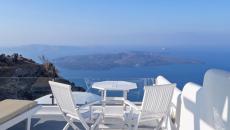 Vue sur la mer est l’atout de cet hôtel à Santorin