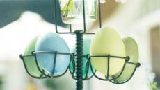 déco aux oeufs et fleur de printemps
