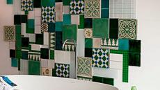 Tableau mural en faïence inspiré par le patchwork