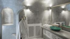 Salle de bain de l’hôtel à Santorin