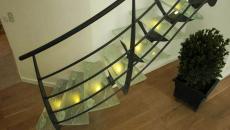 Escalier design verre, métal et lumières