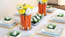 table de repas aux fleurs et œufs pâques