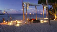 fêter Saint-Valentin diner en amoureux sur la plage