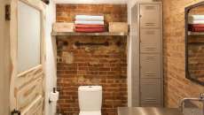 toilettes déco originale industrielle casiers métalliques