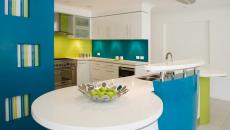 Vert citron combiné au bleu pour une ambiance « vacances » cuisine design déco en vert et bleu