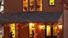 maison lugubre décoration Halloween fenêtres