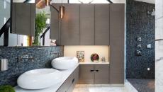 salle de bain moderne avec touche rustique